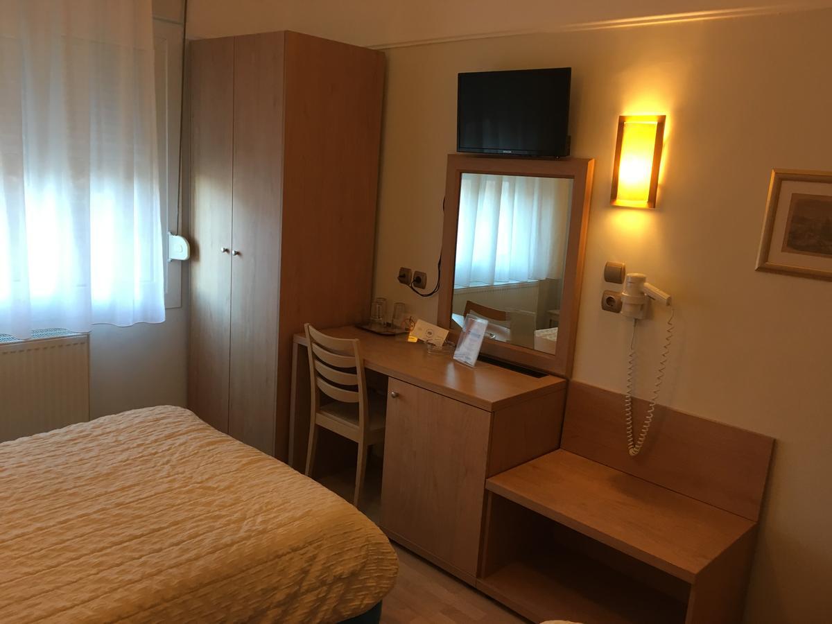 Hotel Orestion - Bike And Motorcycle Friendly Hotel Kastoria Buitenkant foto