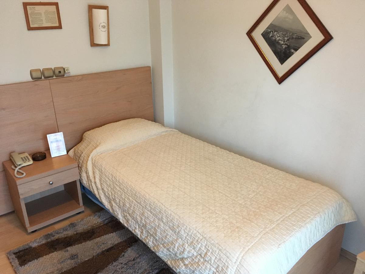 Hotel Orestion - Bike And Motorcycle Friendly Hotel Kastoria Buitenkant foto